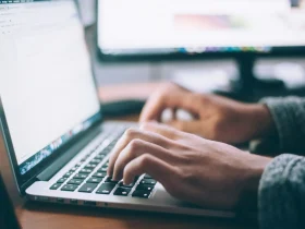 digitando teclado