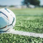 Por que as bolas de futebol têm preços tão diferentes